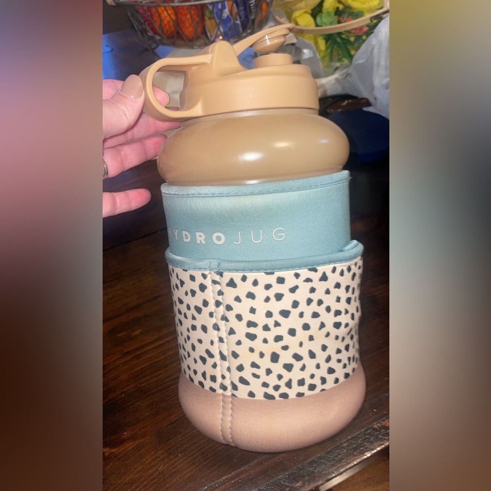 Autumn hydro jug